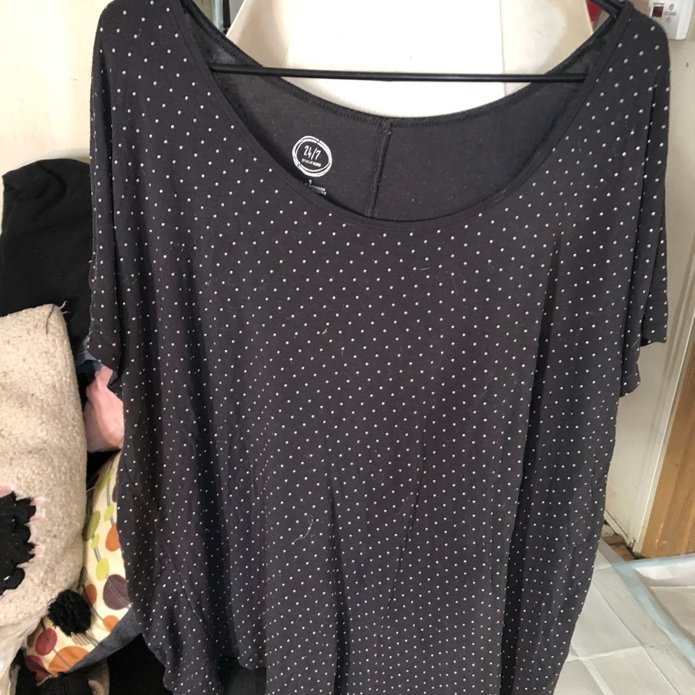 Cap sleeve grey shirt